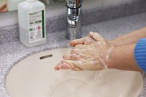 wash hands to prevent covid 19